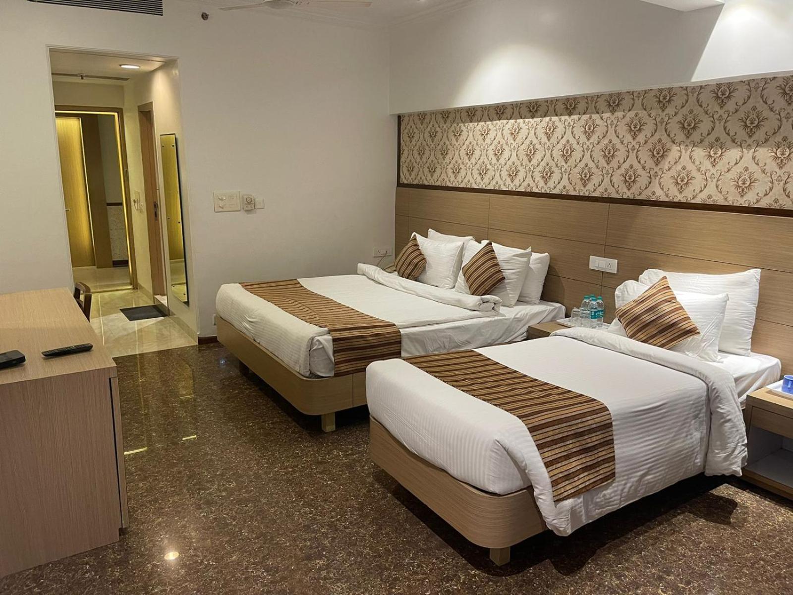 Hotel Amer Green'S Bhopal Exterior photo